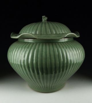 China Antiques Longquan Ware Porcelain Ribbed Lidded Pot