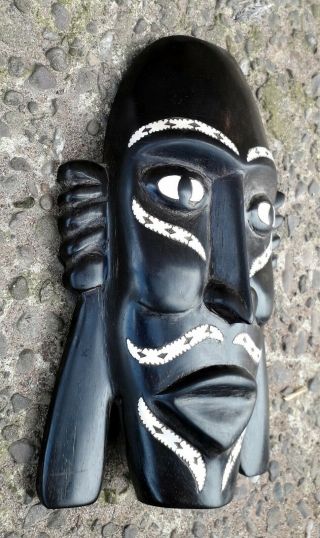 Vintage/ antique ebony Solomon Island Mask with cut Shell Inlay 2