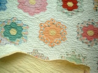 ANTIQUE VINTAGE 1920S/30S GRANDMOTHERS FLOWER GARDEN PATCHWORK QUILT WOWWW 4