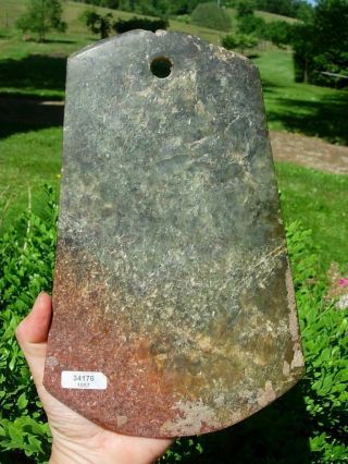 A LARGE ANTIQUE CHINESE MOTTLED GREEN & RUSSET JADE AXE BLADE 4