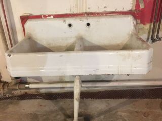Vintage Double Basin Porcelain Cast Iron Sink Pick Up Only 10314 Zip Code