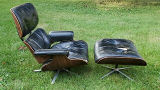 Vintage Herman Miller Eames Lounge Chair And Ottoman.  Needs Some Tlc