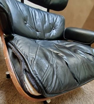 Vintage Herman Miller Eames Lounge Chair and Ottoman.  Needs Some TLC 8