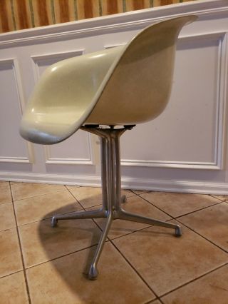 Herman Miller LA FONDA Del Sol Chair by Charles & Ray Eames Fiberglass Aluminum 2