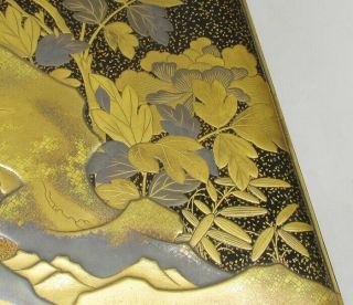 H982: Highest - class Japanese lacquered hand box w/finest MAKIE of great foo dog 3