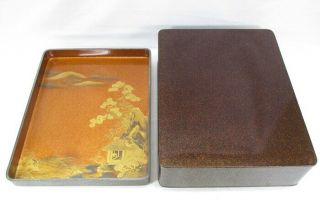 H982: Highest - class Japanese lacquered hand box w/finest MAKIE of great foo dog 9