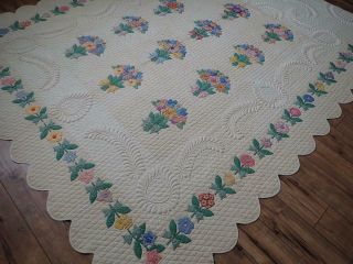 MASTERPIECE Trapunto Vintage 1937 French Bouquets Applique QUILT 4