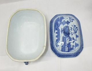 H836: Rare Chinese covered bowl of old blue and white porcelain of Qing Dynasty 4