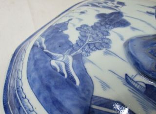 H836: Rare Chinese covered bowl of old blue and white porcelain of Qing Dynasty 5