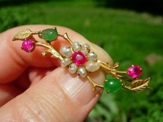 AN EXQUISITE ANTIQUE CHINESE 22K GOLD,  JADEITE,  RUBY & PEARL PIN W MARKING 6