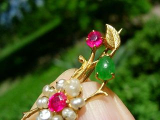 AN EXQUISITE ANTIQUE CHINESE 22K GOLD,  JADEITE,  RUBY & PEARL PIN W MARKING 7
