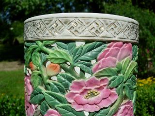 AN OLD CHINESE FAMILLE ROSE RETICULATED BRUSH POT WITH INSCRIPTION 6