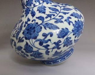 Finely Antique Porcelain Chinese Blue and White Flower Pattern Vase 6