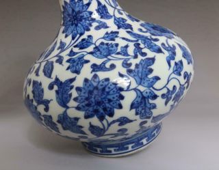 Finely Antique Porcelain Chinese Blue and White Flower Pattern Vase 7