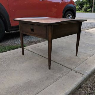 Mid - Century Bassett " Surfboard " Walnut End Table With Drawer