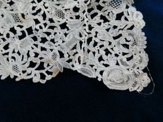 ANTIQUE FLEMISH? ITALIAN? LACE COLLAR,  FIGURES AND PORTRAITS IN THE DESIGN 6