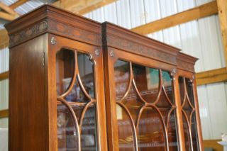 Antique Mahogany Breakfront Cabinet Bookcase Adjust Shelves Skeleton Keys 10