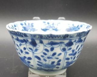 antique Chinese porcelain bowl - Kangxi 12