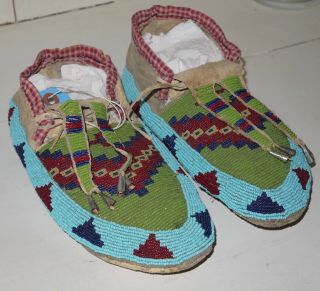 Northern Plains Beaded Hide Moccasins Circa 1900 Sioux EX - COWANS 3