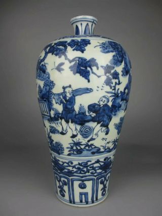 Chinese antique porcelain blue and white Figure pattern Pulm vase 4