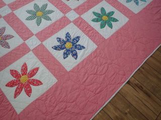 Charming Daisies Vintage COTTAGE Pink Applique Daisy QUILT 87x76 