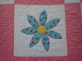 Charming Daisies Vintage COTTAGE Pink Applique Daisy QUILT 87x76 