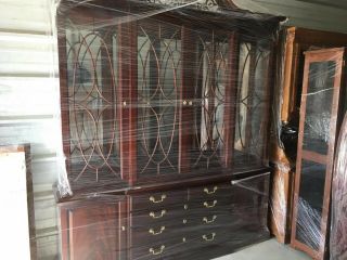 Thomasville Chippendale Mahogany China Cabinet 2