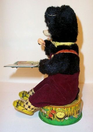 1950 ' s BATTERY OPERATED WEE LITTLE BABY BEAR TIN TOY a.  k.  a.  READING BEAR 3