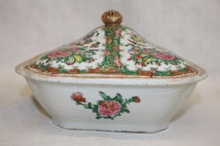 Famille Rose 19th Century Chinese Export Enamel Porcelain Covered Tureen 2