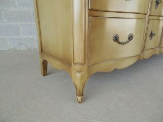 Huntley Furniture French Louis XV Style Serpentine Chest / Dresser 7