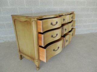 Huntley Furniture French Louis XV Style Serpentine Chest / Dresser 8