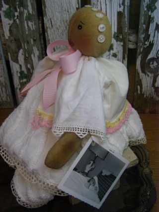 PRIMITIVE FOLK ART DOLL,  VINTAGE LINENS,  OLD PHOTO,  OLD BUTTONS,  FOLK ART DOLL 4