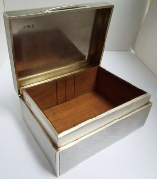 Decorative Heavy English Antique 1920 Sterling Silver Cigarette Box Solid Lid
