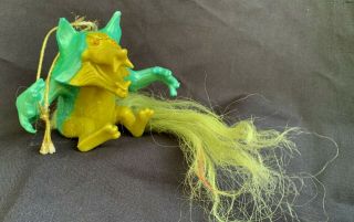 Vintage Yellow & Green Oily Jiggler Russ Berrie Wulver Wolf W/green Tail