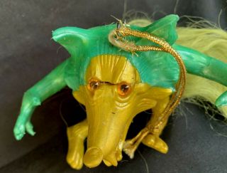 VINTAGE YELLOW & GREEN OILY JIGGLER RUSS BERRIE WULVER WOLF W/GREEN TAIL 8