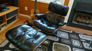 Vintage 1950s Eames Herman Miller Lounge Chair and Ottoman 4