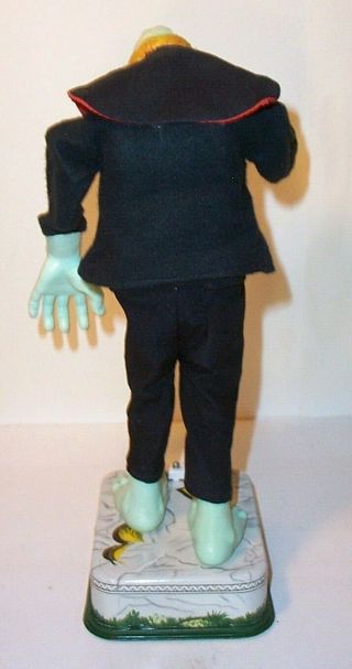 VINTAGE 1960 ' s BATTERY OPERATED (BLUSHING) FRANKENSTEIN MONSTER TOY HALLOWEEN 4