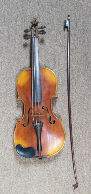 Antique Straduarius Violin & Bow