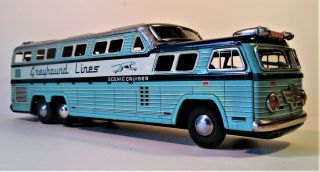 LARGE TIN FRICTION 1950 ' S GREYHOUND SCENIC CRUISER BUS I.  Y.  METAL TOYS JAPAN 2