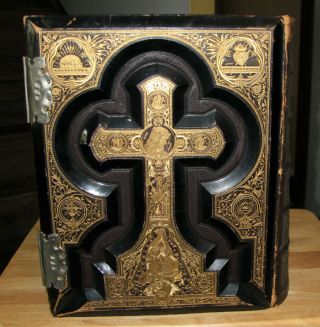 Large antique c1885 Catholic family Bible Douay Rheims clasps 4