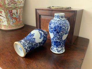 A fine quality 19thc Chinese blue and white figural baluster vases. 12
