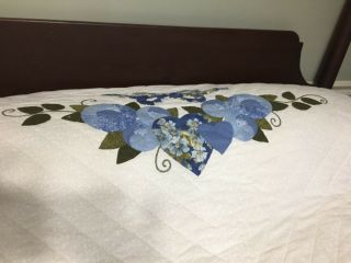Hand - quilted Queen Size Quilt from Kutztown Folk Festival with 2