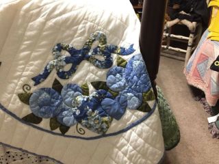 Hand - quilted Queen Size Quilt from Kutztown Folk Festival with 4