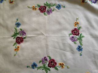 EXQUISITE VTG HAND EMBROIDERED LINEN TABLECLOTH PANSIES 10