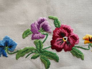 EXQUISITE VTG HAND EMBROIDERED LINEN TABLECLOTH PANSIES 11