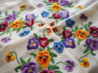 Exquisite Vtg Hand Embroidered Linen Tablecloth Pansies