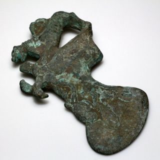 EXTREMELY RARE LURISTAN BRONZE WAR AX - DECORATED WITH ANIMALS CA 1000 - 700 BC 4