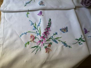 HUGE EXQUISITE VTG HAND EMBROIDERED LINEN TABLECLOTH BUTTERFLIES FOXGLOVES 9