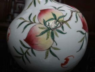 Old Rare Famille Rose Chinese Porcelain Peach Vase Qianlong MK H8.  27” 8