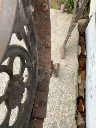 RARE Antique Cast Iron Lions Heads Garden / Park Bench Legs / End Parts - Heavy 10